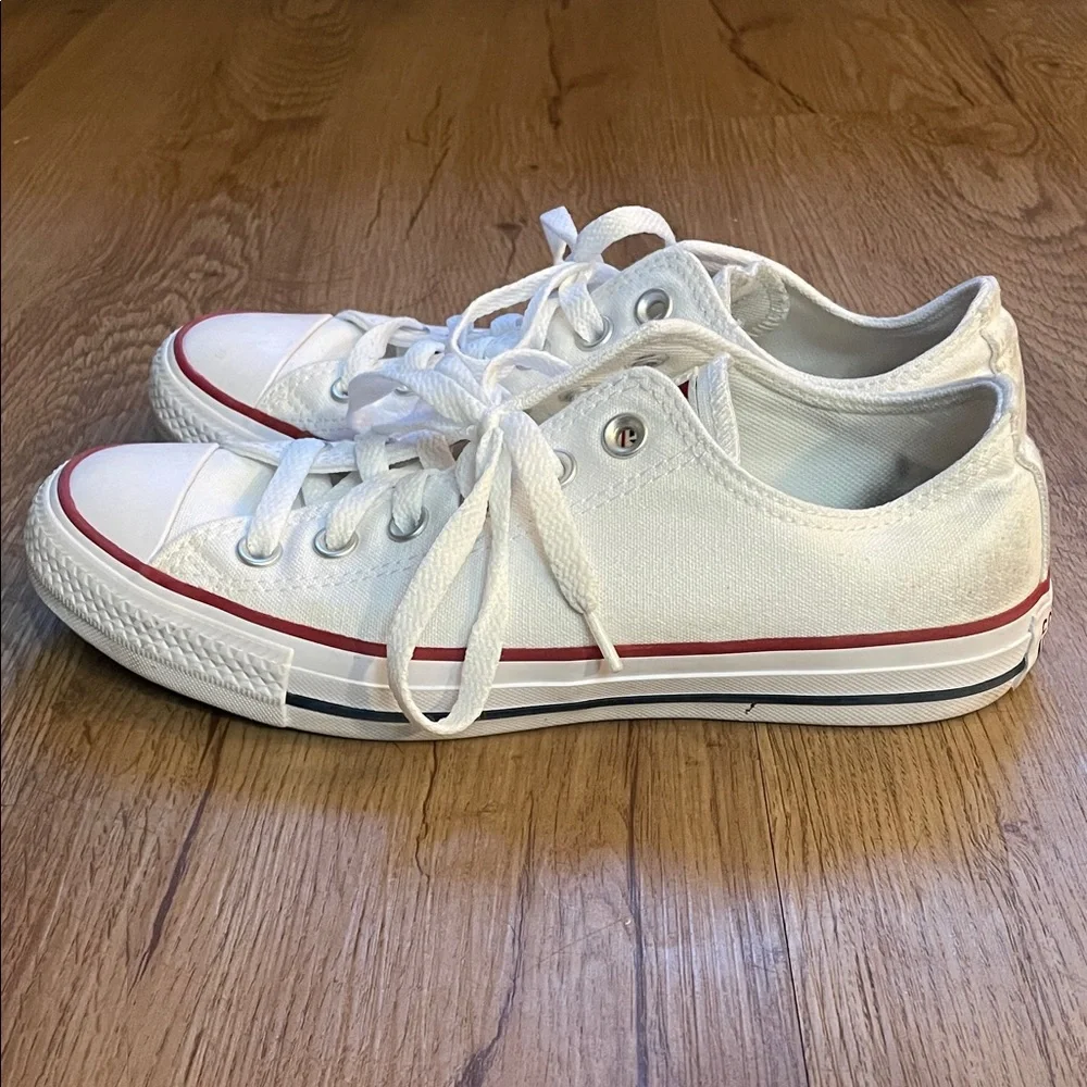 Converse White Low Top Sneakers - Picture 5 of 7
